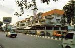 gedung-pertokoan-dan-biliar-central-di-jalan-tunjungan-pertigaan-jl-embong-malang-jlbasuki-rachmat-surabaya-difoto-tahun-19902