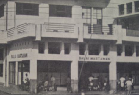 Balai wartawan PWI Surabaya di Jalan Pemuda 42 Surabaya tahun 1952-1958 